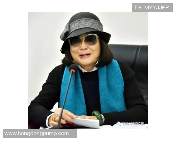 萨林杰的文学世界与人性探索：从孤独到救赎的深刻反思